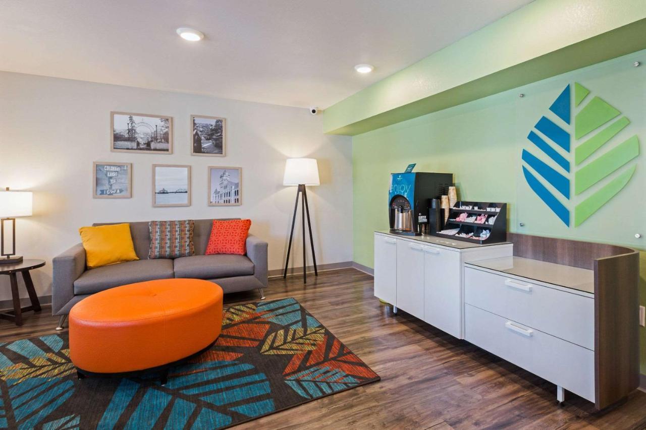 Woodspring Suites Davenport Quad Cities Bagian luar foto