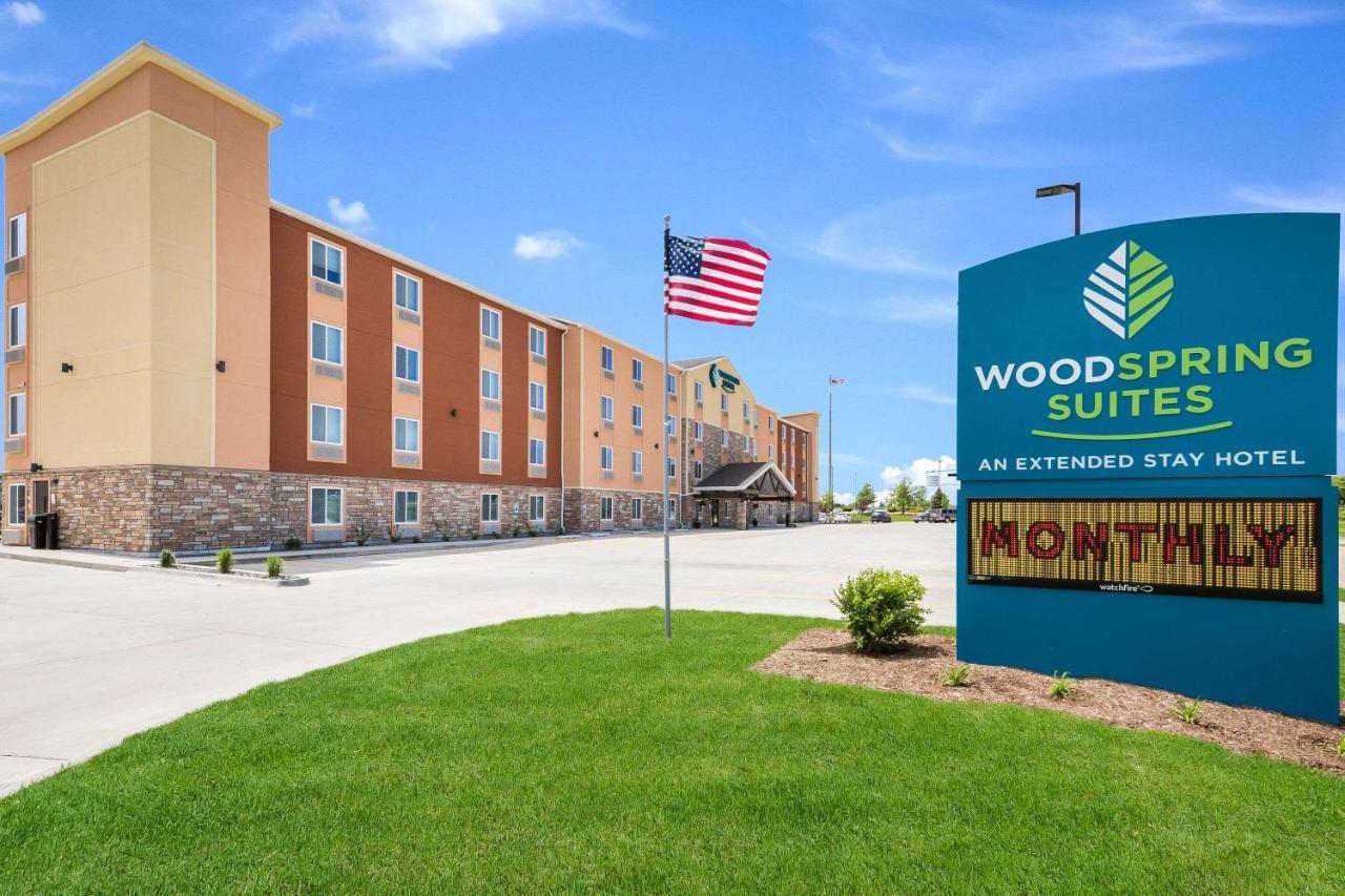 Woodspring Suites Davenport Quad Cities Bagian luar foto